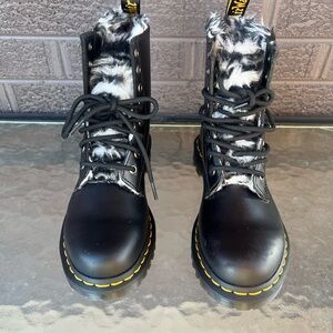 Dr. Martens 1460 Serena Zebra Faux Fur Lined Black Combat Boots Women’s Sz Us 6